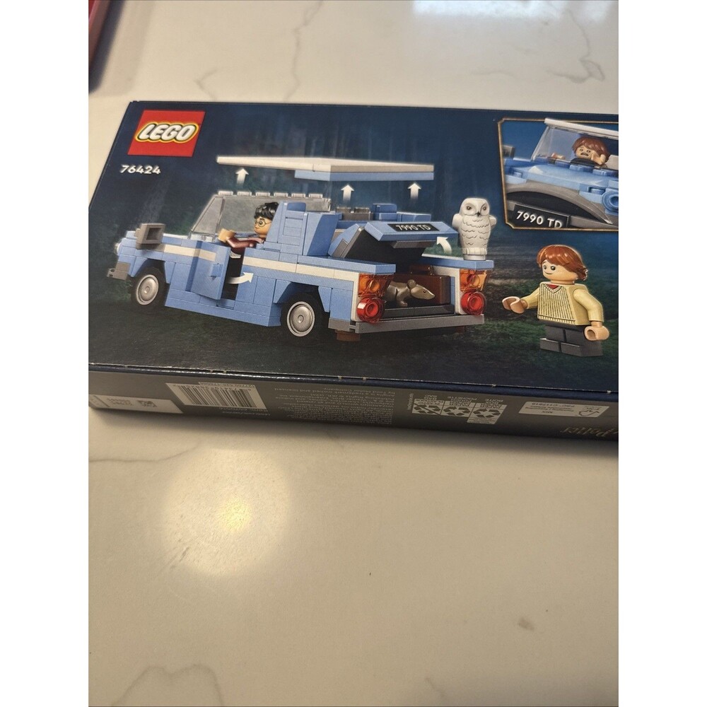 LEGO Harry Potter Flying Ford Anglia Car Toy Set w/ 2 Minifigures - Picture 5 of 6